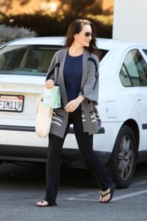 Kristin Davis feet photo thumbnail