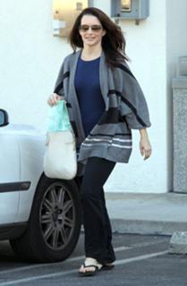 Kristin Davis feet photo thumbnail