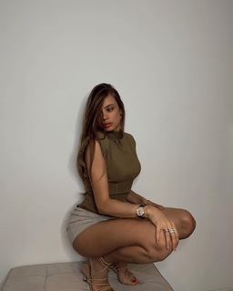 Xenia Tchoumitcheva feet photo thumbnail