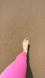 Karolina Pisarek feet photo thumbnail