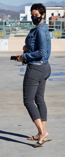 Nicole Murphy feet photo thumbnail