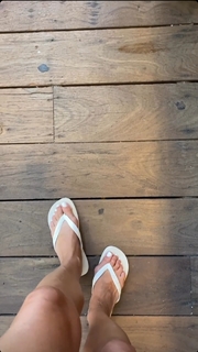 Kate Walsh feet photo thumbnail
