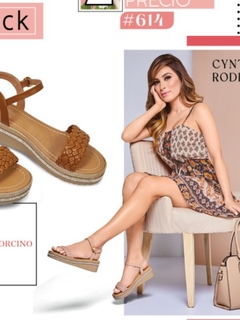 Cynthia Rodríguez feet photo thumbnail