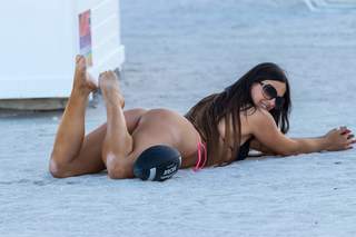 Claudia Romani feet photo thumbnail