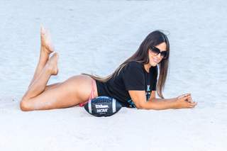 Claudia Romani feet photo thumbnail