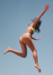 Bruna Marquezine feet photo thumbnail