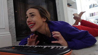 Colleen Ballinger feet photo thumbnail