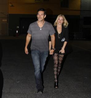 LeAnn Rimes feet photo thumbnail