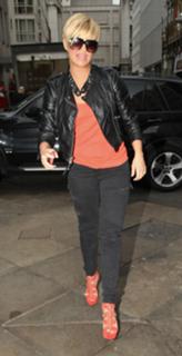 Kerry Katona feet photo thumbnail