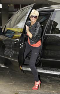Kerry Katona feet photo thumbnail
