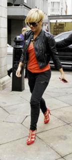 Kerry Katona feet photo thumbnail