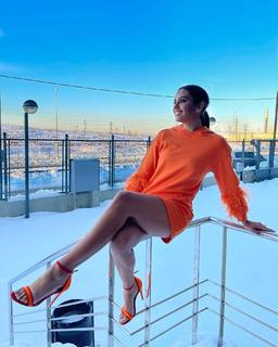 Cristina Pedroche feet photo thumbnail