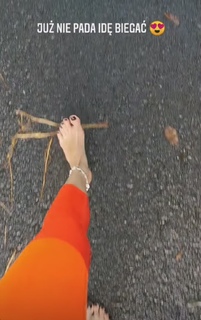 Karolina Pisarek feet photo thumbnail
