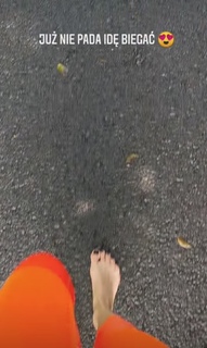 Karolina Pisarek feet photo thumbnail
