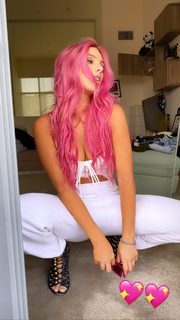 Lele Pons feet photo thumbnail