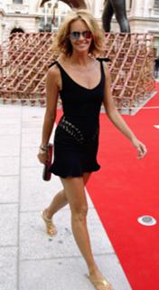 Elle Macpherson feet photo thumbnail