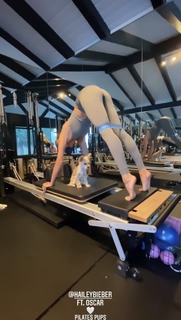 Hailey Bieber feet photo thumbnail