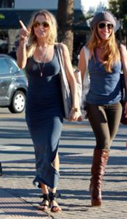 LeAnn Rimes feet photo thumbnail