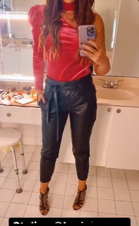 Vanessa Claudio feet photo thumbnail