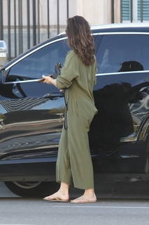 Minka Kelly feet photo thumbnail
