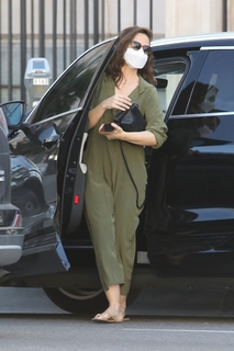 Minka Kelly feet photo thumbnail