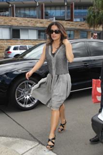 Salma Hayek feet photo thumbnail