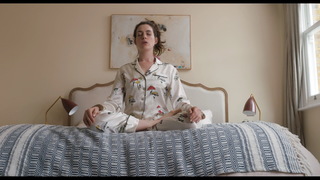 Anne Hathaway feet photo thumbnail