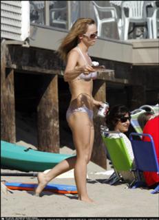 Christina Ricci feet photo thumbnail