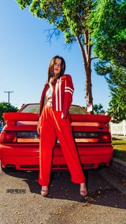 Laura Marano feet photo thumbnail