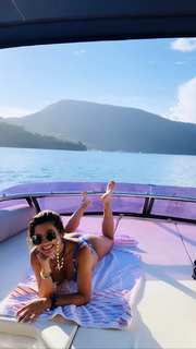 Flávia Alessandra feet photo thumbnail