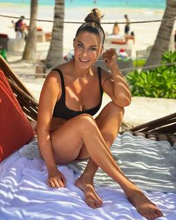 Malgorzata Rozenek feet photo thumbnail