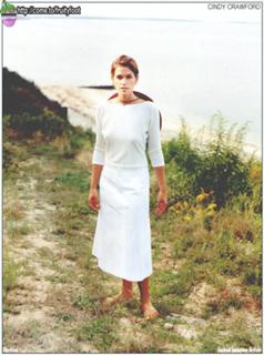 Cindy Crawford feet photo thumbnail