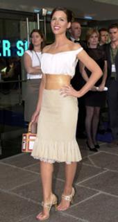 Kate Beckinsale feet photo thumbnail