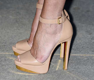 Sharon Stone feet photo thumbnail
