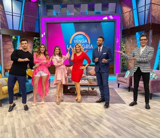 Cynthia Rodríguez feet photo thumbnail