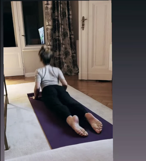Alina Merkau feet photo thumbnail