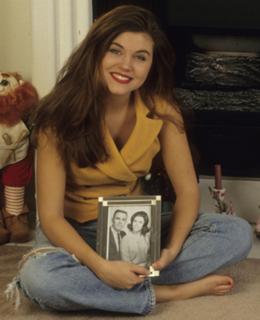 Tiffani Thiessen feet photo thumbnail