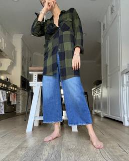 Gabbie Hanna feet photo thumbnail