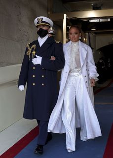 Jennifer Lopez feet photo thumbnail