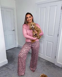 Jacqueline Jossa feet photo thumbnail