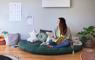 Ewa Farna feet photo thumbnail
