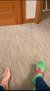 Chelsea Handler feet photo thumbnail