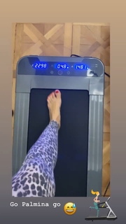 Giorgia Palmas feet photo thumbnail