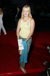 Melissa Joan Hart feet photo thumbnail