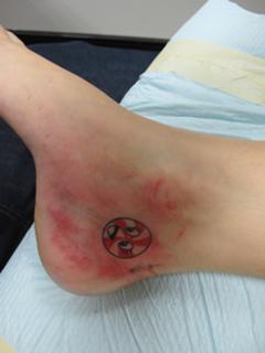 Katy Perry feet photo thumbnail
