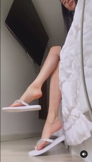 Alaine Crissiê feet photo thumbnail