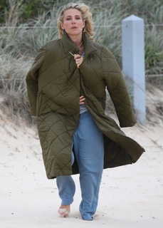 Elsa Pataky feet photo thumbnail