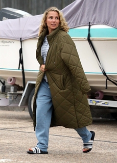Elsa Pataky feet photo thumbnail