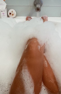 Adrienne Houghton feet photo thumbnail