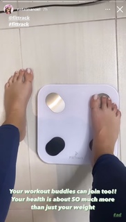 Natalie Noel Mariduena feet photo thumbnail